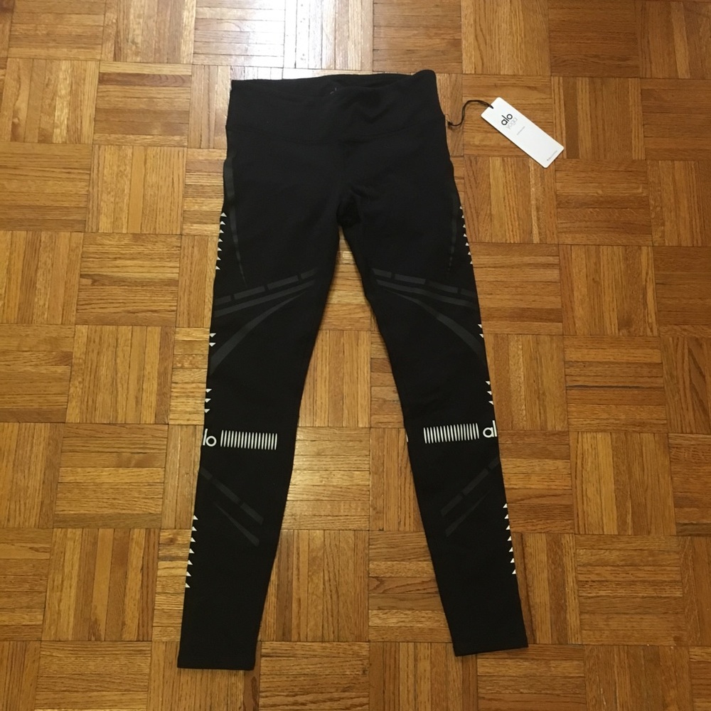 Brand New ALO YOGA leggings: Medium